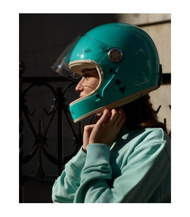 By City Roadster 3 aqua helm