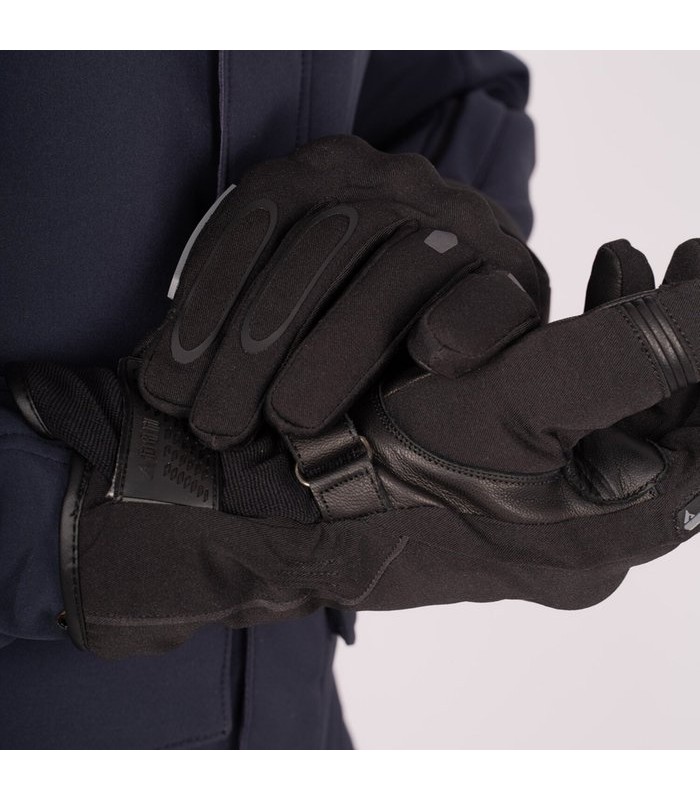 By City Tracer gloves black